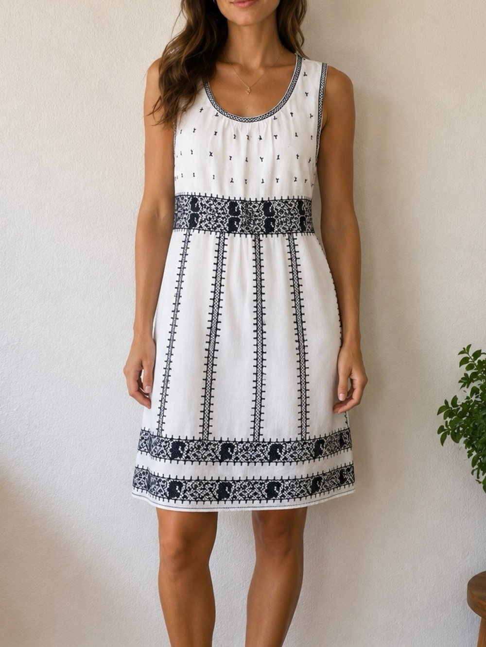 Max Studio White Sleeveless Embroidered Mini Dress with Navy Trim Cotton Size M